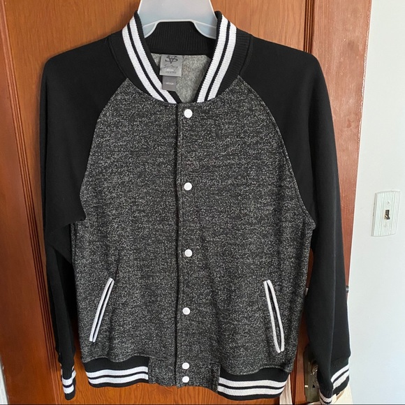 Bundle of 2 Varsity Jackets - Size Medium! - Picture 2 of 7